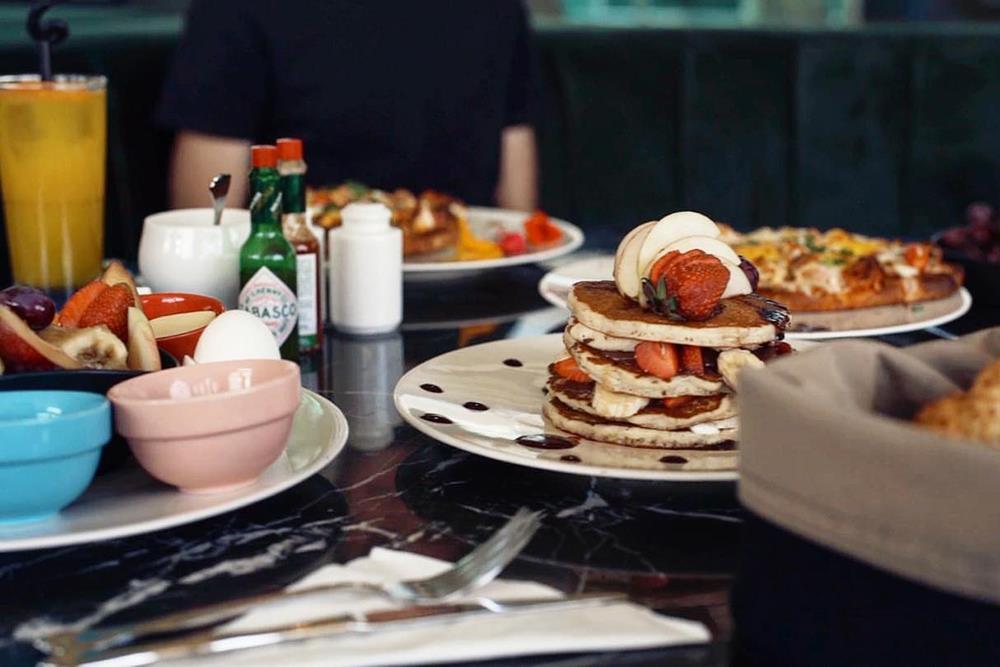 رستوران کاخ چهلستون مجتمع تجاری آوا سنتر تهران | علاءالدین تراول