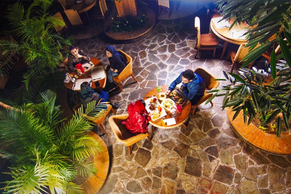 رستوران روف گاردن هتل درویشی مشهد | علاءالدین تراول