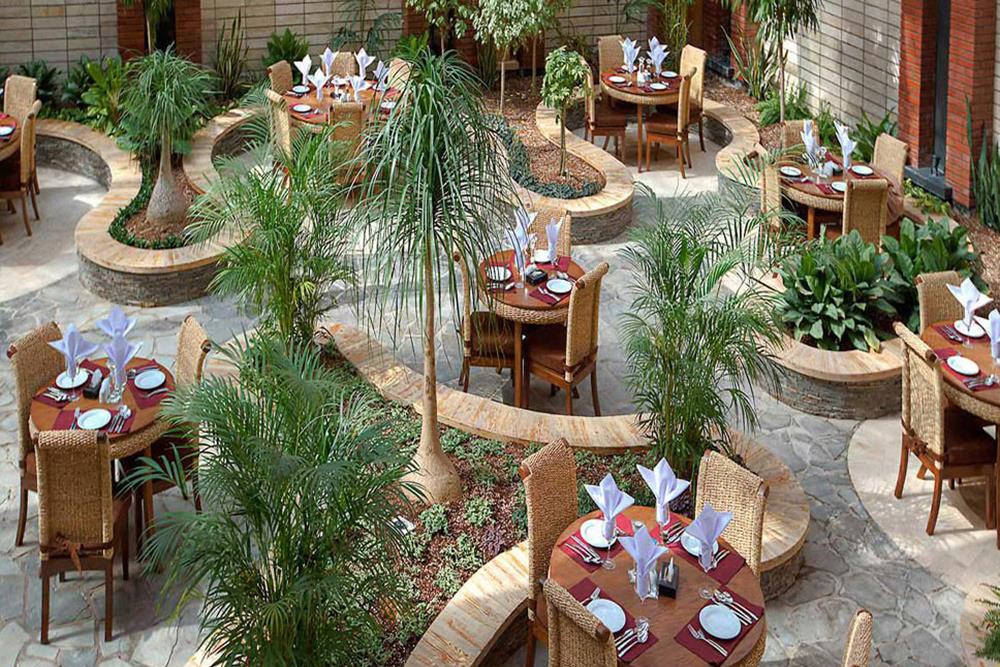 رستوران روف گاردن هتل درویشی مشهد | علاءالدین تراول