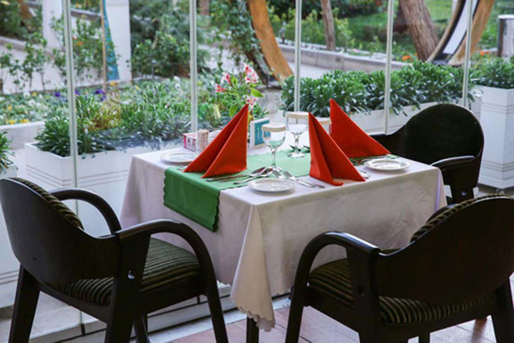 رستوران سبز هتل کوثر اصفهان | علاءالدین تراول