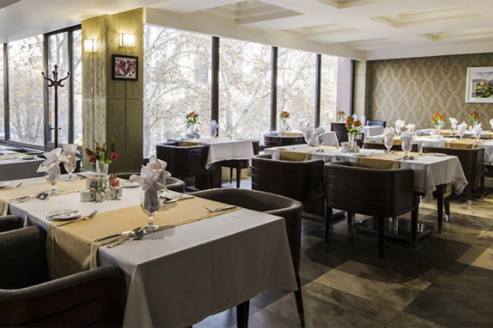 رستوران بلوار 126 هتل اسپیناس بلوار کشاورز | علاءالدین تراول