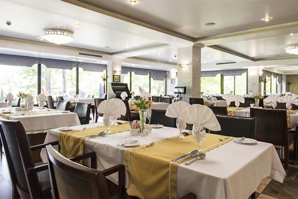 رستوران بلوار 126 هتل اسپیناس بلوار کشاورز | علاءالدین تراول