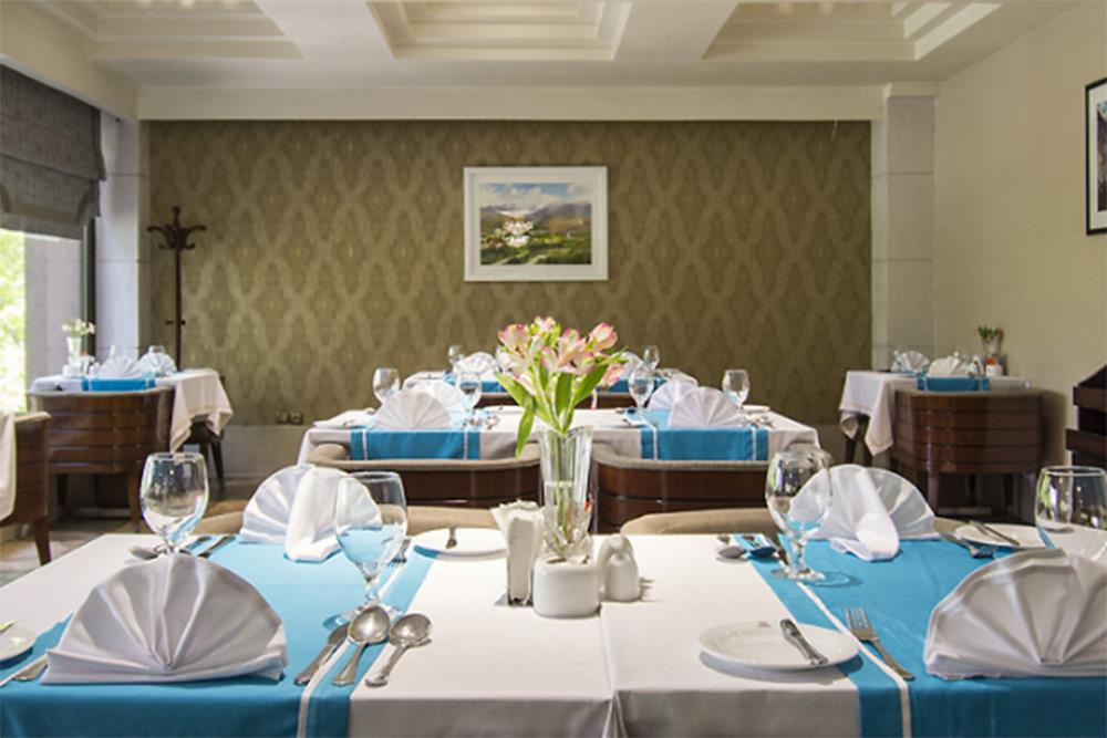 رستوران بلوار 126 هتل اسپیناس بلوار کشاورز | علاءالدین تراول