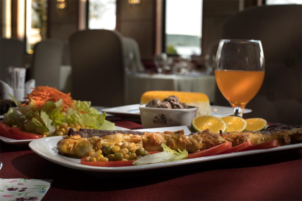 رستوران نرگس هتل معین فومن | علاءالدین تراول