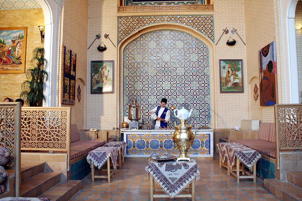 سفره خانه سنتی هتل عباسی اصفهان | علاءالدین تراول