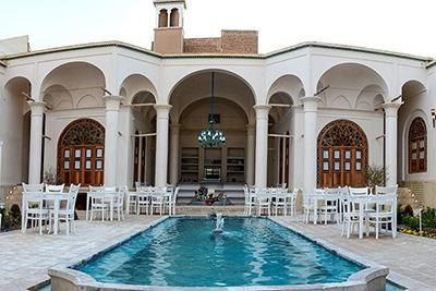 رستوران هتل آریانا کاشان