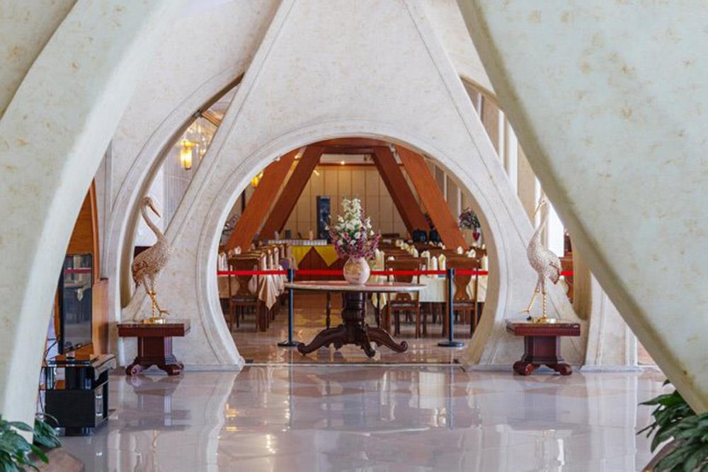 رستوران پارمیدا هتل پارمیس کیش | علاءالدین تراول