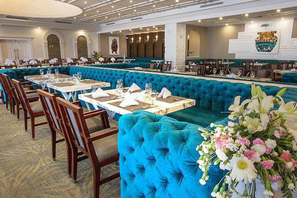 رستوران لاتون هتل اسپیناس پالاس تهران | علاءالدین تراول