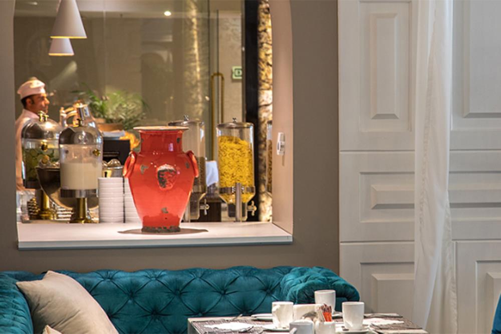 رستوران لاتون هتل اسپیناس پالاس تهران | علاءالدین تراول