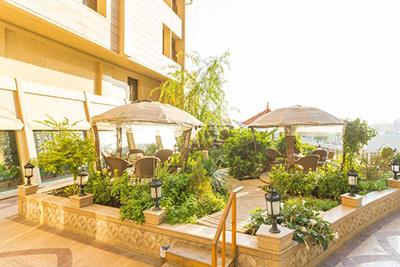 کافه تراس هتل کوثر ناب مشهد | علاءالدین تراول