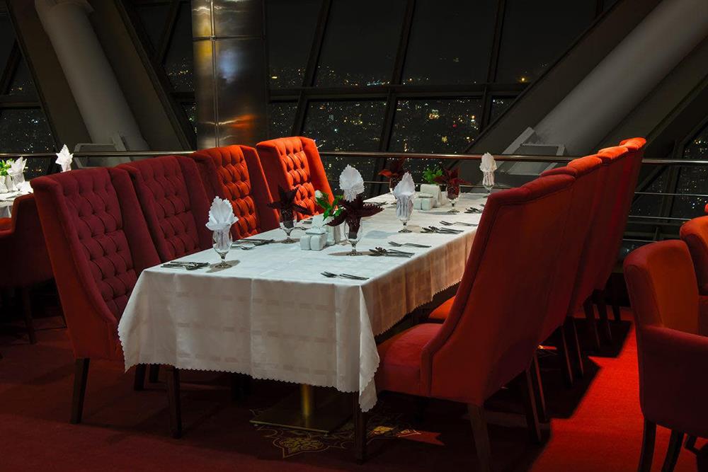 رستوران گردان برج میلاد تهران | علاءالدین تراول