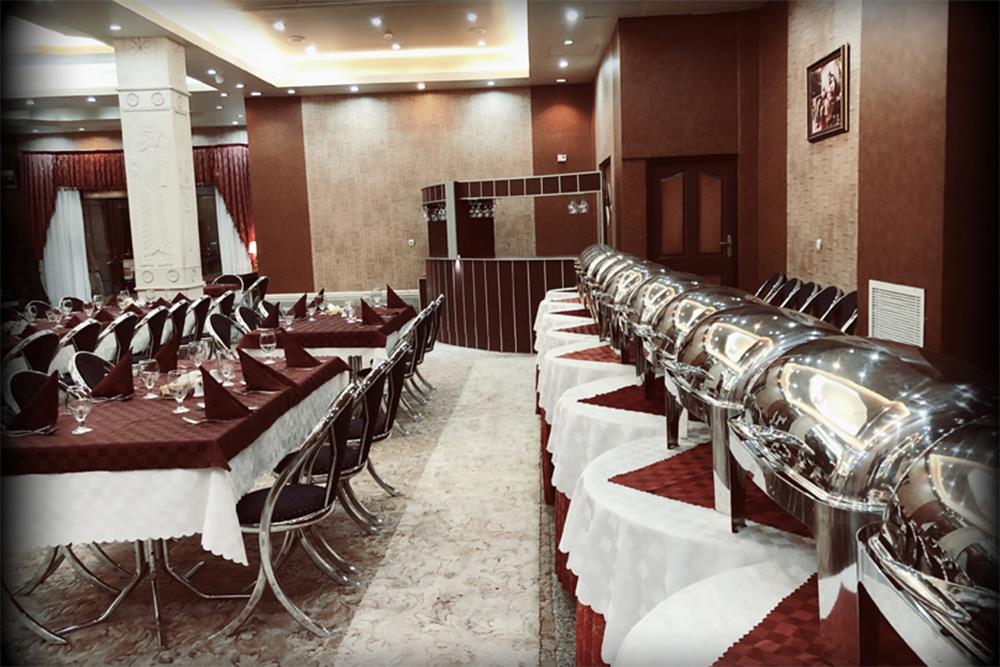 رستوران آپادانا هتل پرسپولیس شیراز | علاءالدین تراول