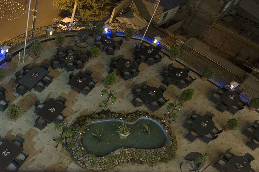 رستوران تابستانی بارگاه هتل قصرطلایی مشهد | علاءالدین تراول