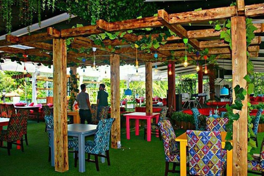 رستوران شکم الملوک هتل کادوس رشت | علاءالدین تراول