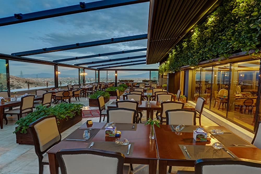 رستوران پانارامیک هتل بزرگ شیراز | علاءالدین تراول