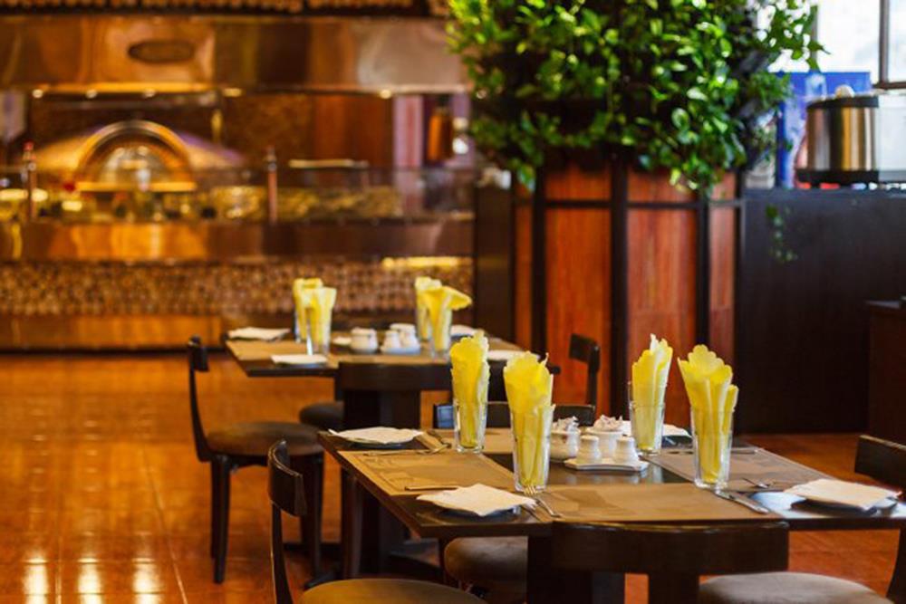 کافه رستوران ایتالیایی هتل پارس شیراز | علاءالدین تراول