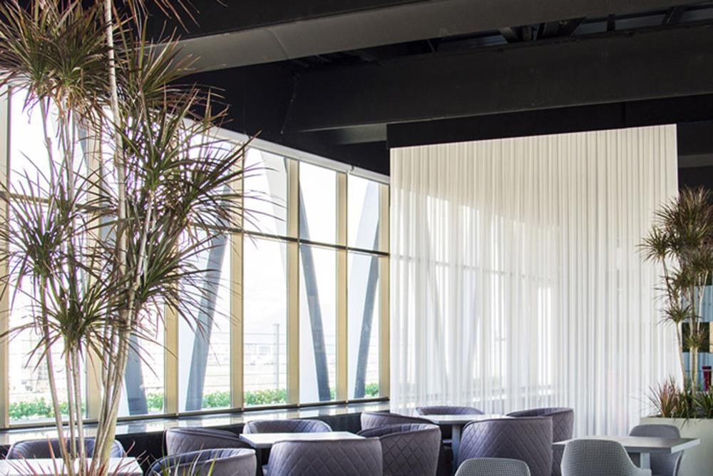 رستوران اسکای لانژ هتل اسپیناس پالاس تهران | علاءالدین تراول