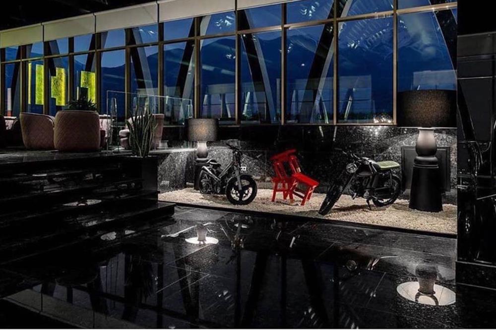 رستوران اسکای لانژ هتل اسپیناس پالاس تهران | علاءالدین تراول