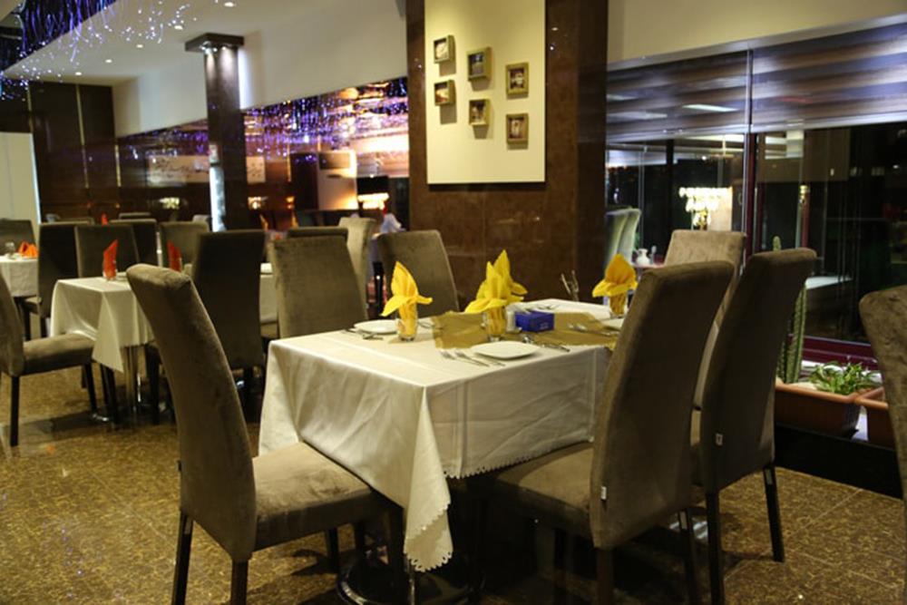 رستوران بام مهتاب هتل ارم تهران | علاءالدین تراول