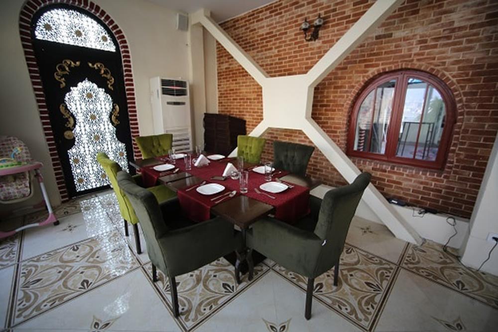 رستوران زوفا هتل ارم تهران | علاءالدین تراول