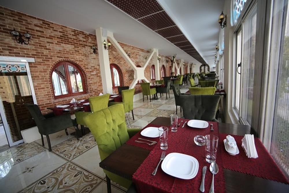 رستوران زوفا هتل ارم تهران | علاءالدین تراول