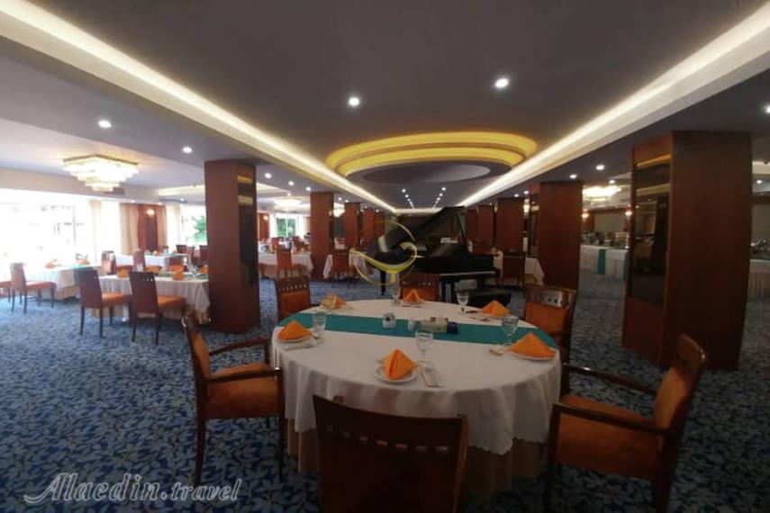 رستوران گلستان هتل هما تهران | علاءالدین تراول