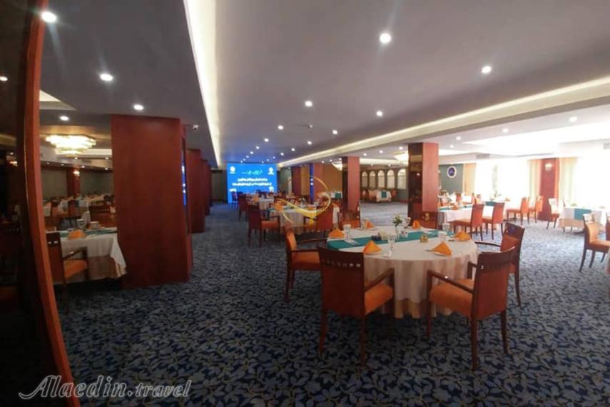 رستوران گلستان هتل هما تهران | علاءالدین تراول