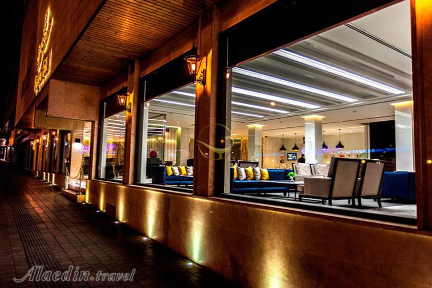 کافی شاپ هتل هویزه تهران | علاءالدین تراول