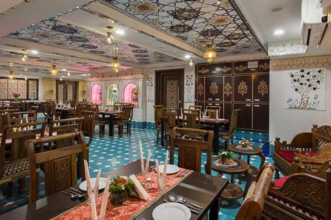 رستوران سنتی هتل شیخ بهایی اصفهان