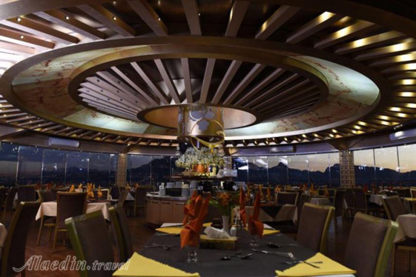 رستوران گردان هتل آسمان اصفهان | علاءالدین تراول