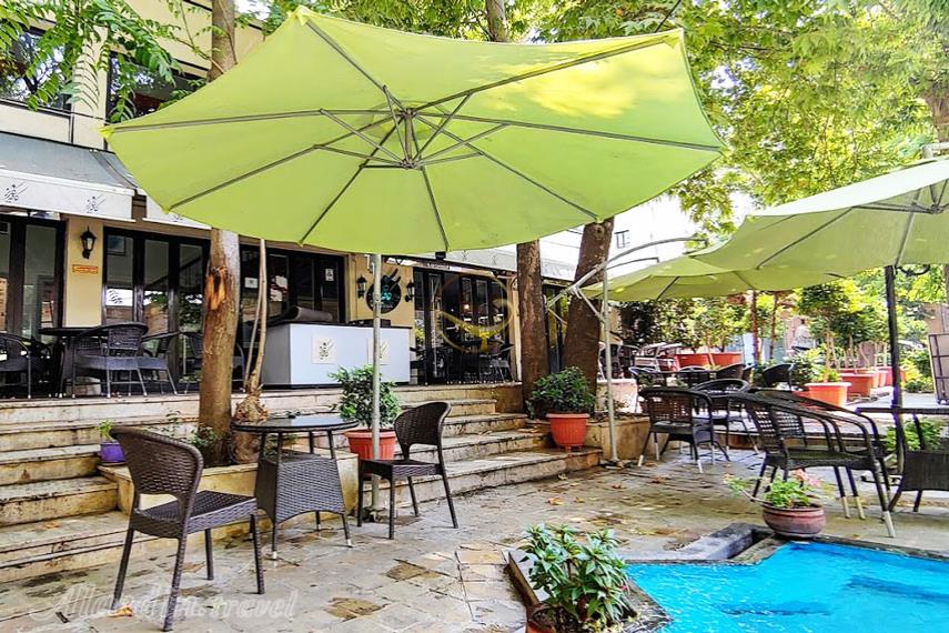 کافه رستوران کاریز