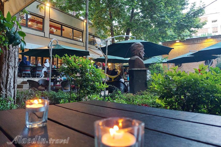 کافه رستوران کاریز