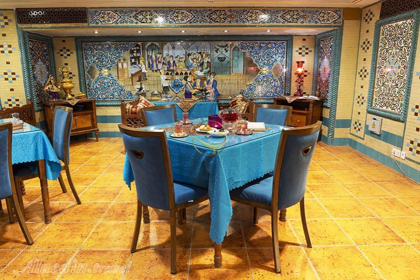 دمنوشکده چمان هتل سیمرغ | علاءالدین تراول