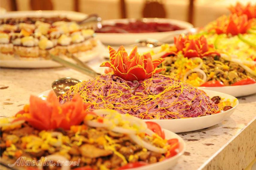 کافه رستوران لارا هتل سیمرغ تهران | علاءالدین تراول