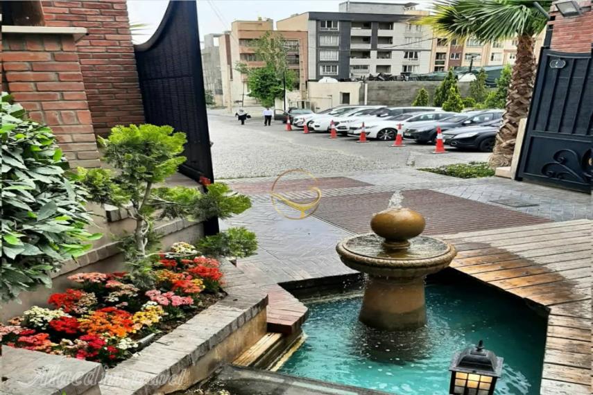 رستوران لردگاردن