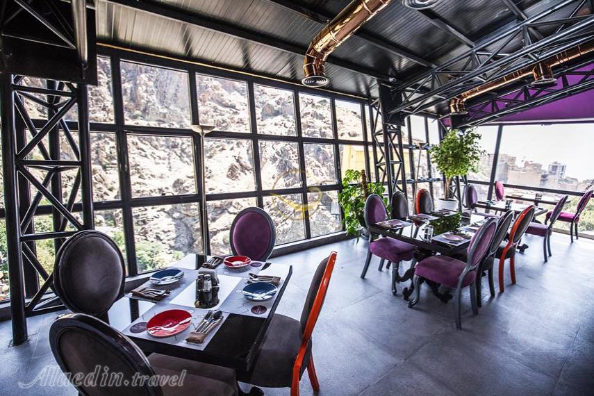 کافه رستوران روست