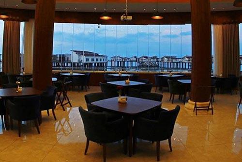 کافه رستوران گلف هتل ترنج کیش