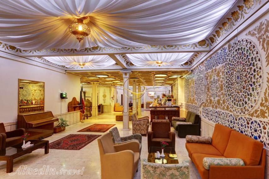 رستوران زند هتل کوثر تهران | علاءالدین تراول