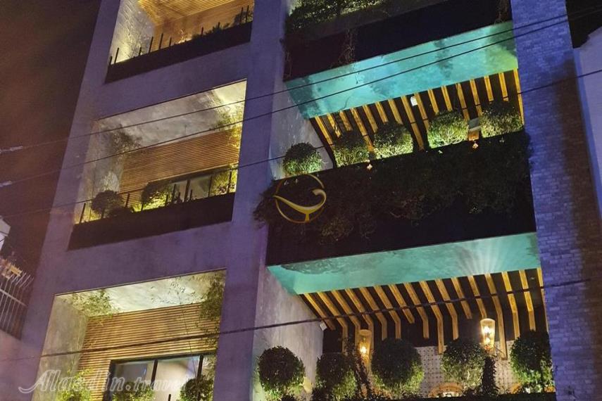 رستوران عمارت وکیل