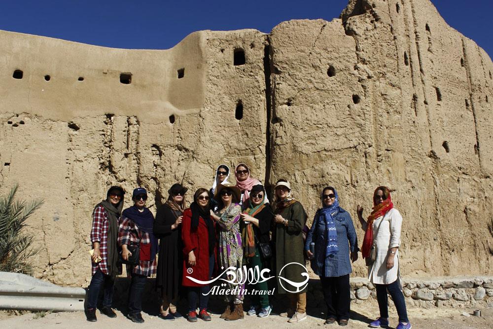 مرجان هوشیار تور لیدر