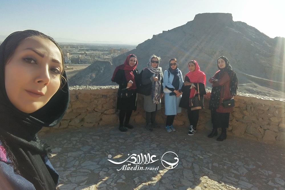 ندا دهقانی راهنمای تور