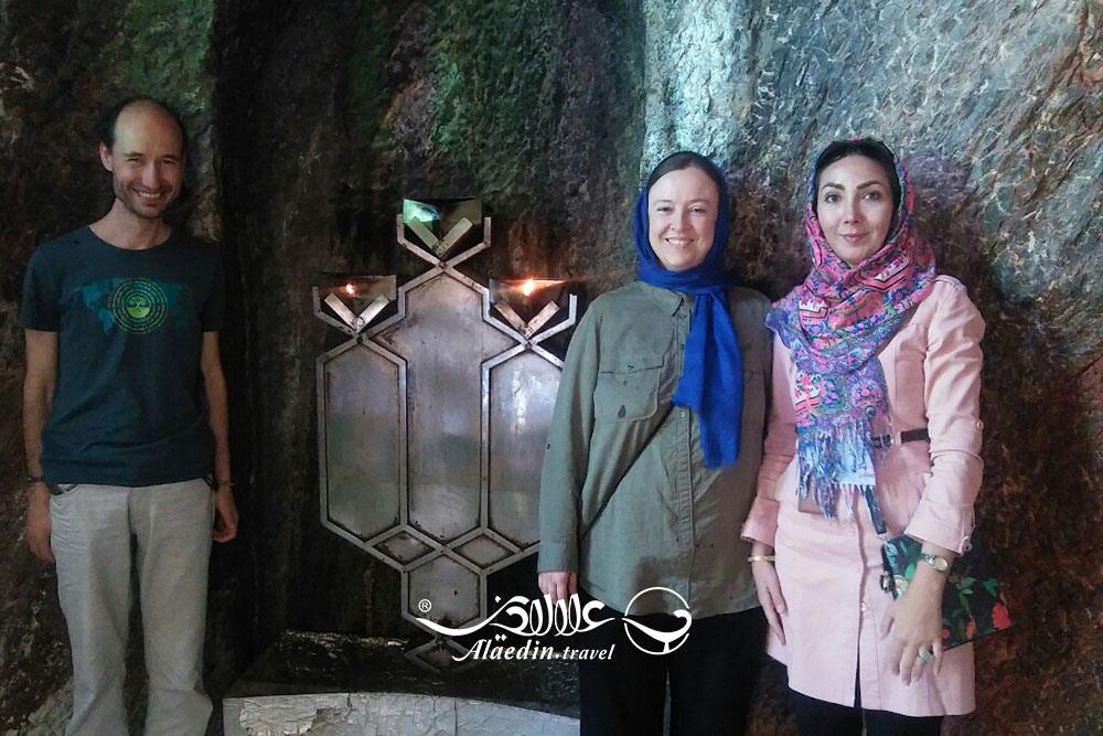 ندا دهقانی راهنمای تور