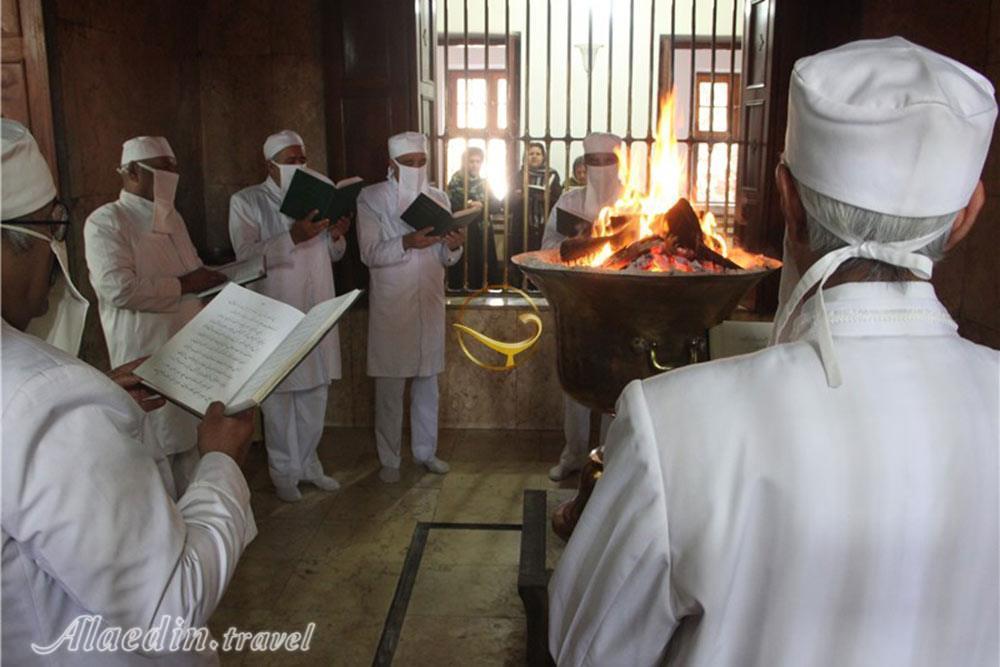 تور یزد علاءالدین تراول در آتشکده زرتشیتان