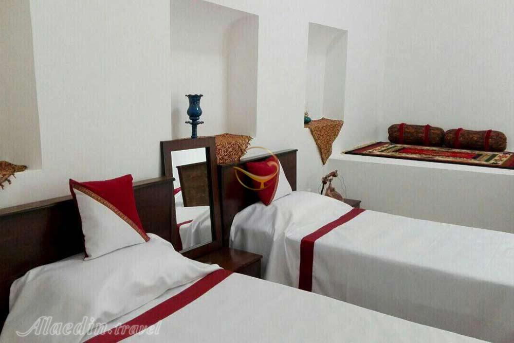 اتاق دو تخته توئین اقامتگاه بوم گردی شعرباف یزد | علاءالدین تراول